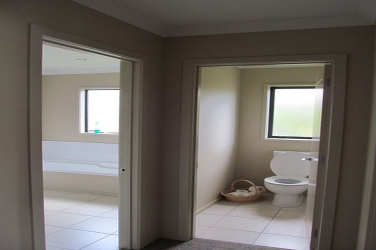 Photo of property in 44 Te Puia Drive, Aotea, Porirua, 5024