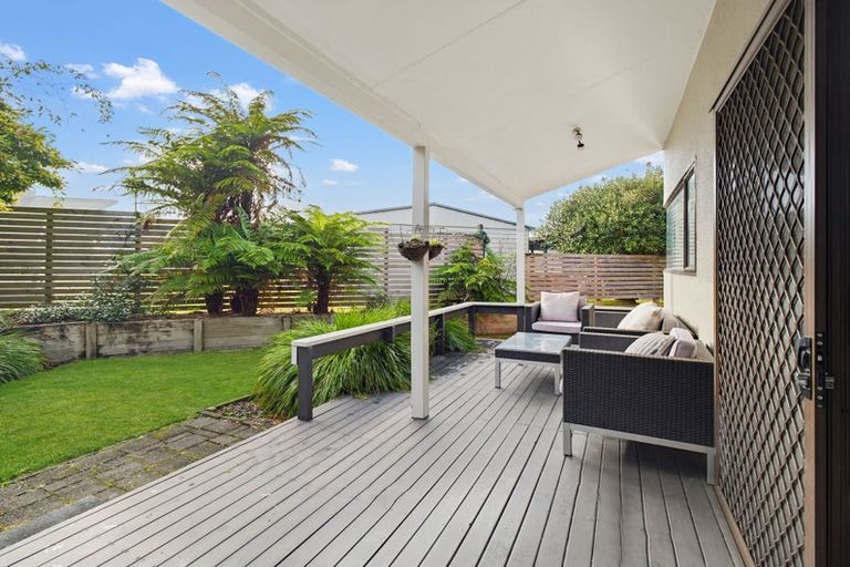 Photo of property in 74b Grand Vue Road, Kawaha Point, Rotorua, 3010