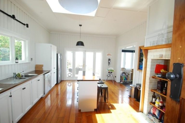 Photo of property in 4 Lower Watt Street, Wadestown, Wellington, 6012