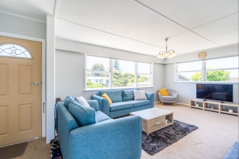 Photo of property in 104 Tilley Road, Paekakariki, 5034