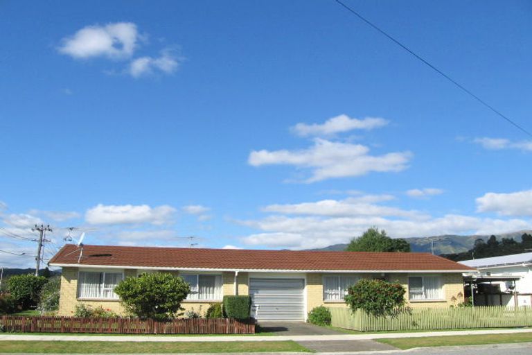 Photo of property in 36f1- Exchange Street, Ebdentown, Upper Hutt, 5018