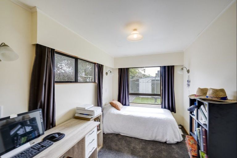 Photo of property in 1422 Woodstock Avenue, Mayfair, Hastings, 4122