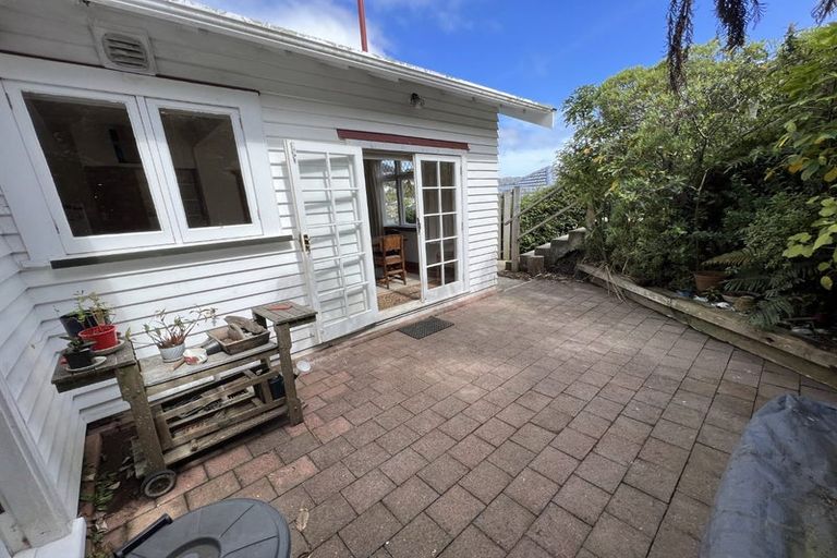 Photo of property in 5 Wavell Street, Karori, Wellington, 6012