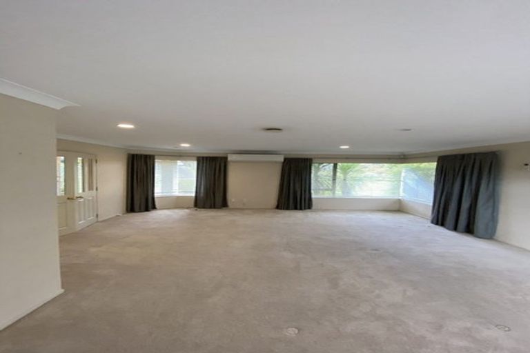 Photo of property in 10 Mullagh Place, East Tamaki Heights, Auckland, 2016