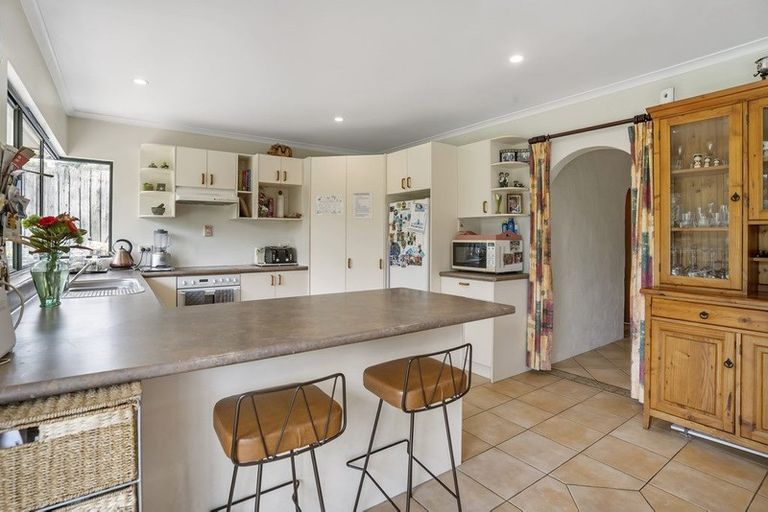 Photo of property in 24 Makiri Street, Helensville, 0800