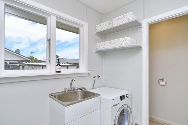 Photo of property in 2/21 Dunedin Street, Redwood, Christchurch, 8051