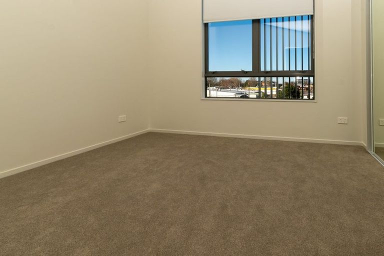 Photo of property in 8/2 Moor Avenue, Te Atatu Peninsula, Auckland, 0610