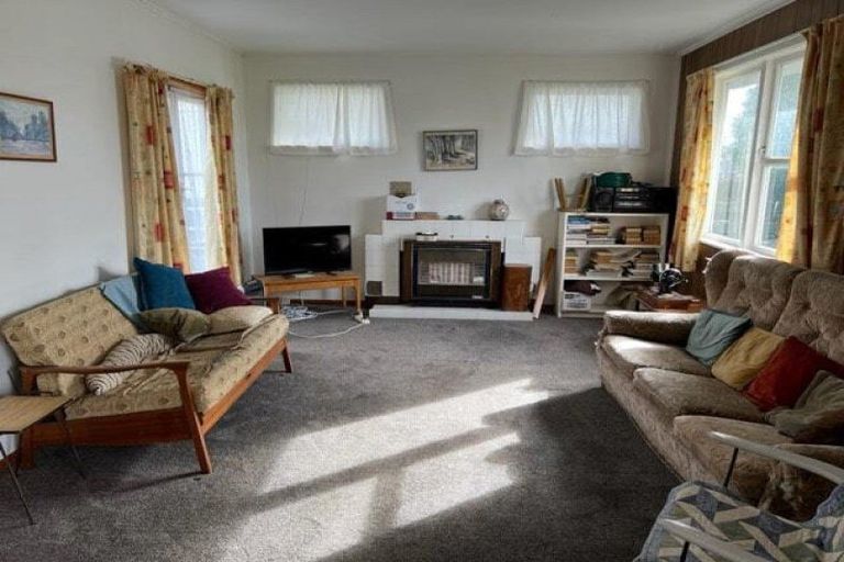 Photo of property in 61 Stephens Crescent, Highbury, Palmerston North, 4412