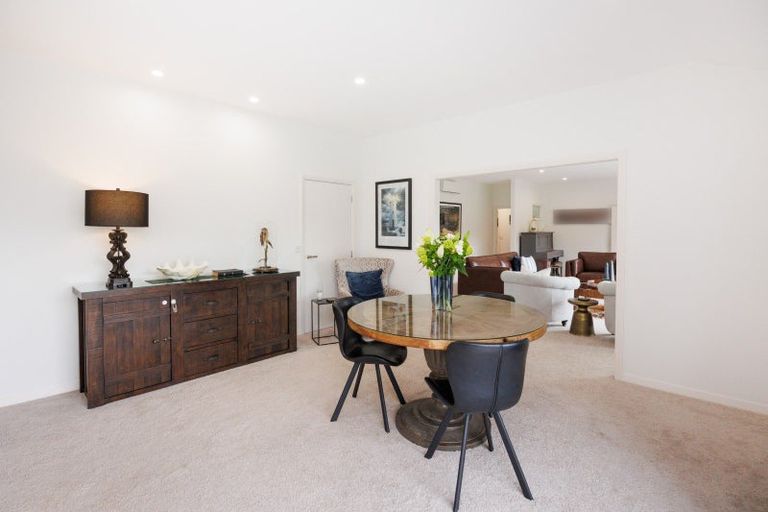 Photo of property in 28 Cashmere Drive, Fitzherbert, Palmerston North, 4410