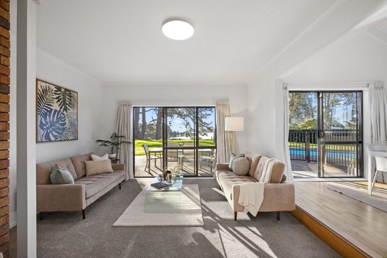 Photo of property in 5 Godwit Place, Waiuku, 2123