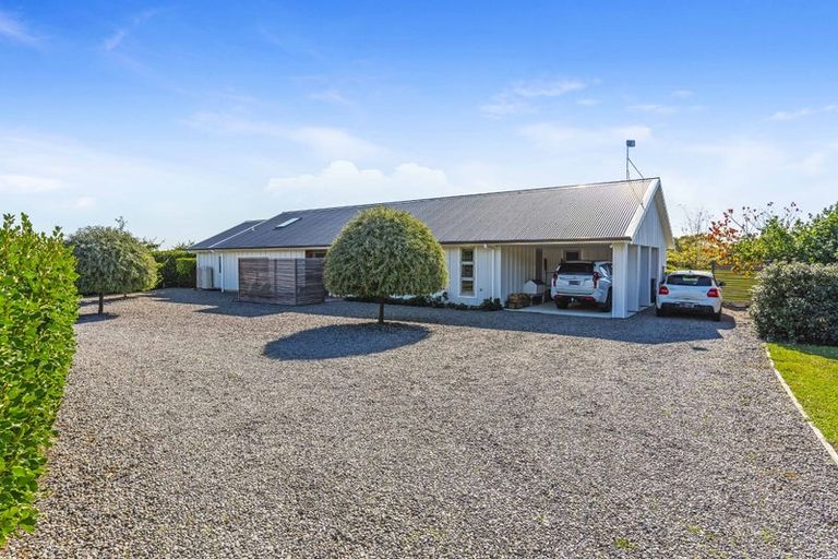 Photo of property in 1037 State Highway 1, Te Horo, Otaki, 5581