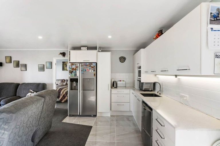 Photo of property in 96 Westhead Road, Pollok, Waiuku, 2683