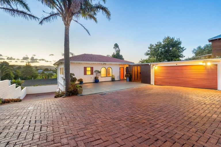 Photo of property in 1/269 Titirangi Road, Titirangi, Auckland, 0604