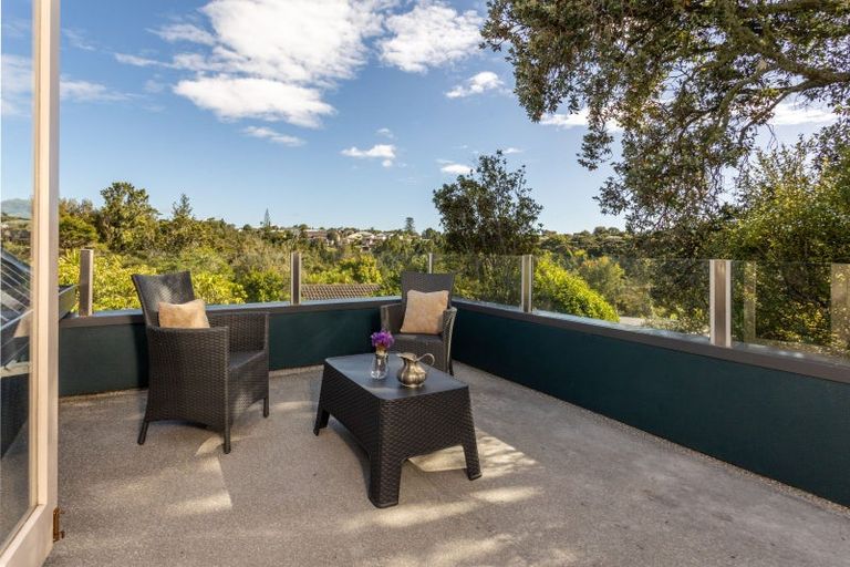 Photo of property in 6 Learmonth Avenue, Birkenhead, Auckland, 0626