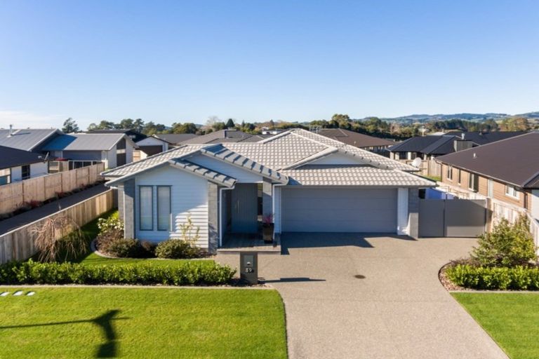 Photo of property in 39 Kahuparere Crescent, Pyes Pa, Tauranga, 3112