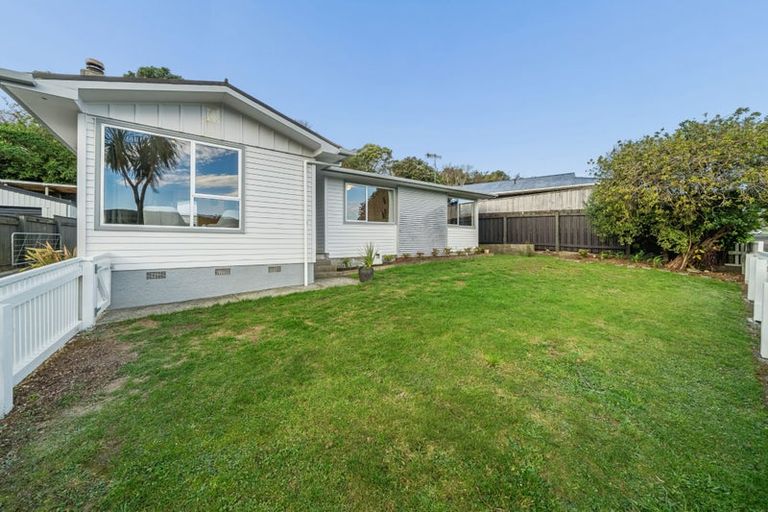Photo of property in 44 Waipounamu Drive, Kelson, Lower Hutt, 5010