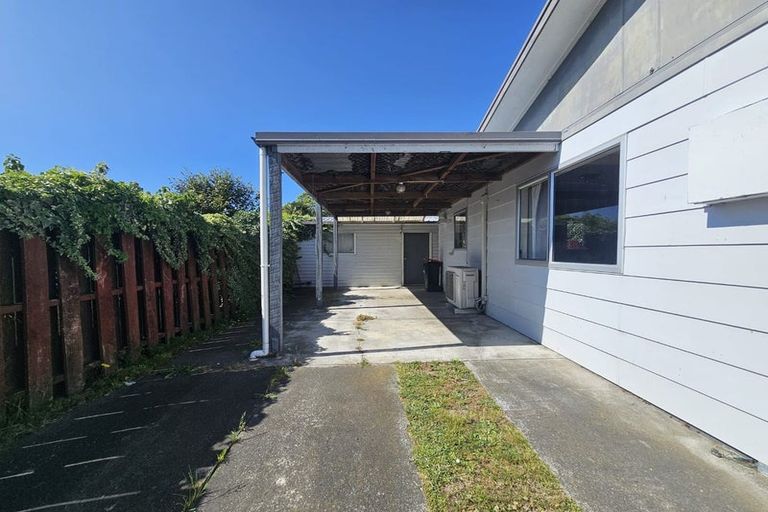 Photo of property in 49 Tait Drive, Greenmeadows, Napier, 4112