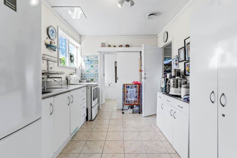 Photo of property in 2/2b Yeoman Place, Howick, Auckland, 2014