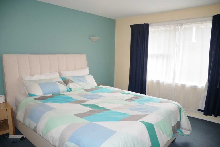 Photo of property in 15 Ashfield Place, Ilam, Christchurch, 8041