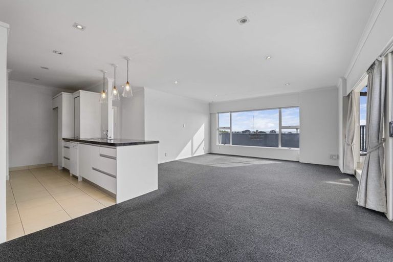 Photo of property in 75 Belt Road, New Plymouth, 4310