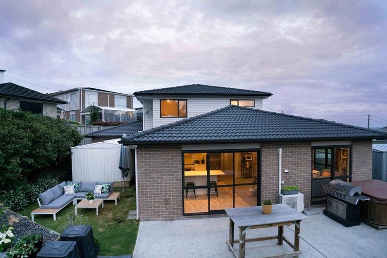 Photo of property in 76 Maire Road, Orewa, 0931