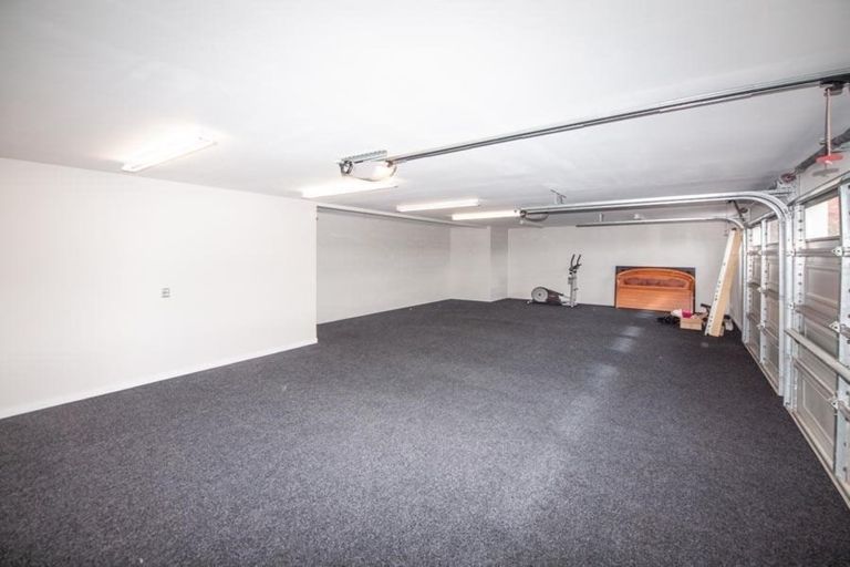 Photo of property in 10 Edington Grove, Churton Park, Wellington, 6037