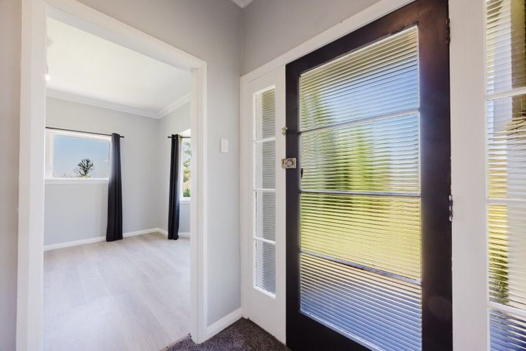 Photo of property in 2070 State Highway 2, Waipukurau, 4285