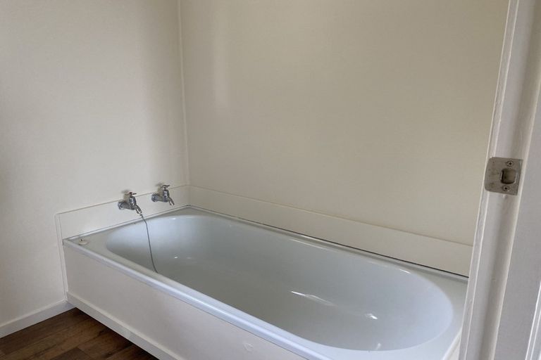 Photo of property in 18 Malmo Place, Massey, Auckland, 0614