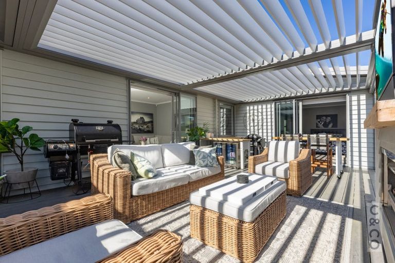 Photo of property in 11 Parlane Drive, Huapai, Kumeu, 0810