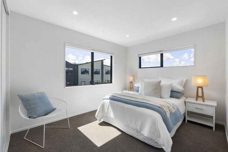 Photo of property in 10 Paraone Crescent, Takanini, 2112