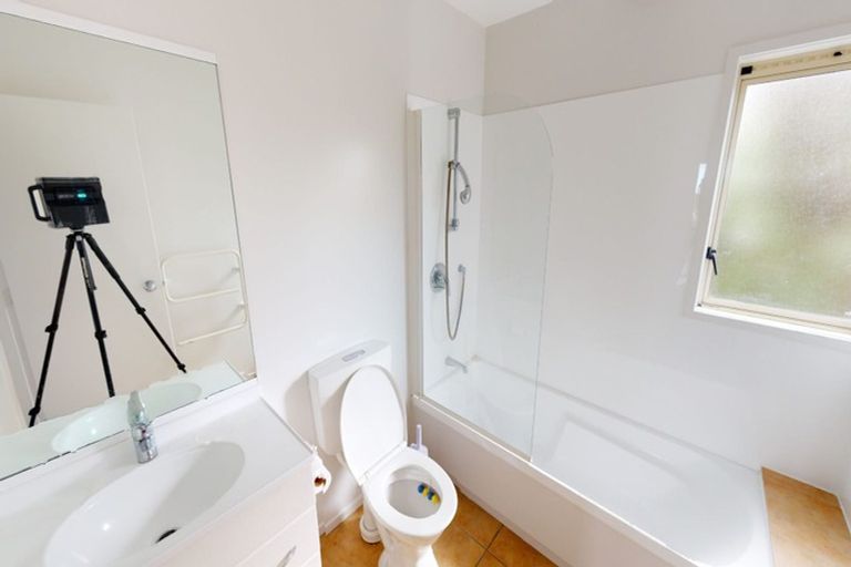 Photo of property in 74 Dress Circle, Newlands, Wellington, 6037