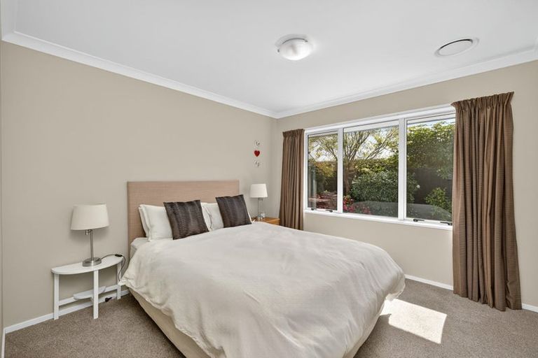 Photo of property in 8 Avon Gate, Russley, Christchurch, 8042