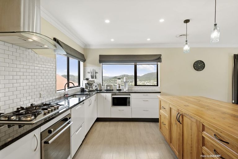 Photo of property in 25 Satara Crescent, Khandallah, Wellington, 6035