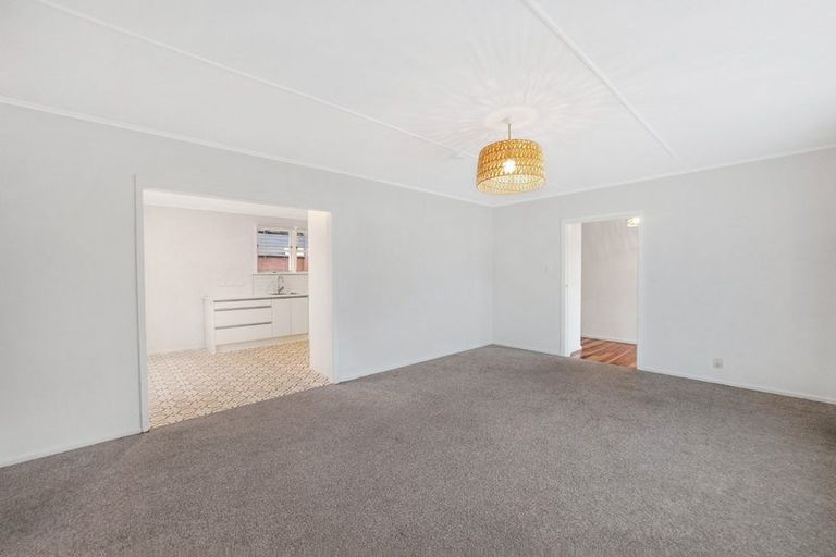 Photo of property in 41 Bird Grove, Stokes Valley, Lower Hutt, 5019