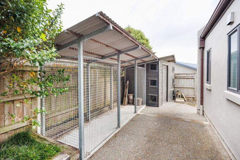 Photo of property in 37 Abby Road, Fitzherbert, Palmerston North, 4410