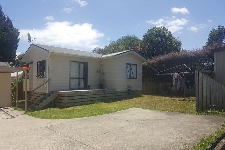 Photo of property in 31 Churchill Avenue, Manurewa, Auckland, 2102