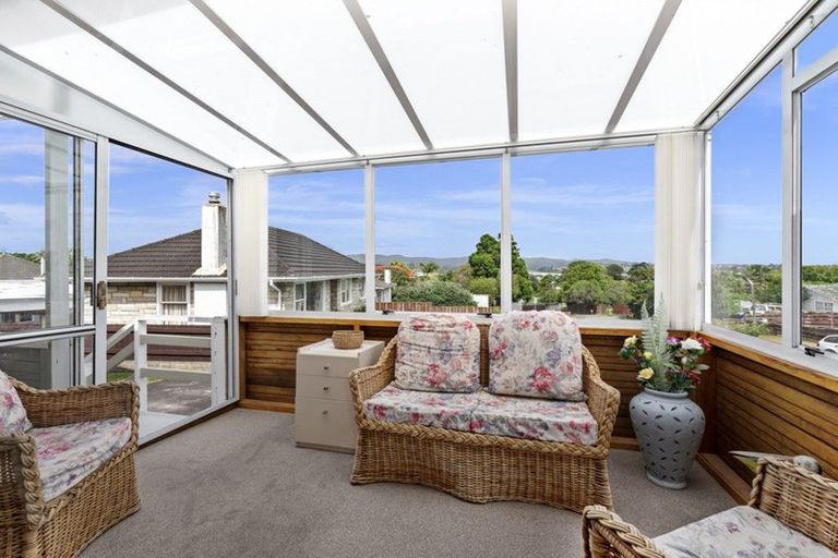Photo of property in 17 Kaikoura Street, Henderson, Auckland, 0612