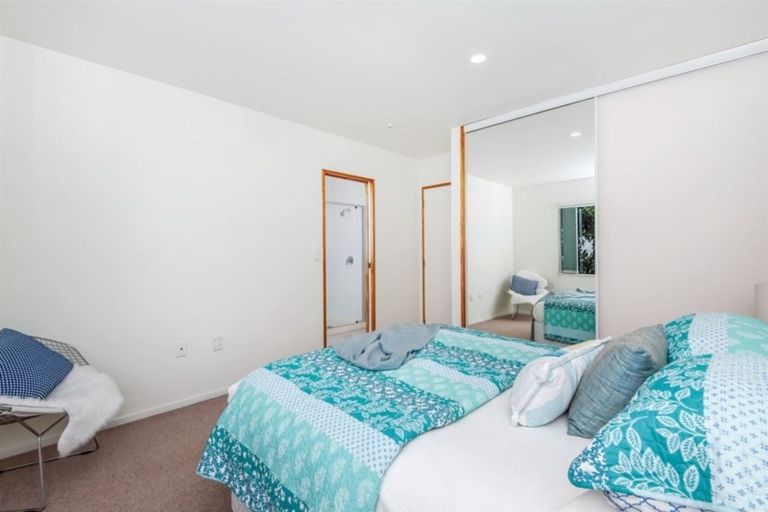Photo of property in 2/55 Seaview Road, Glenfield, Auckland, 0629