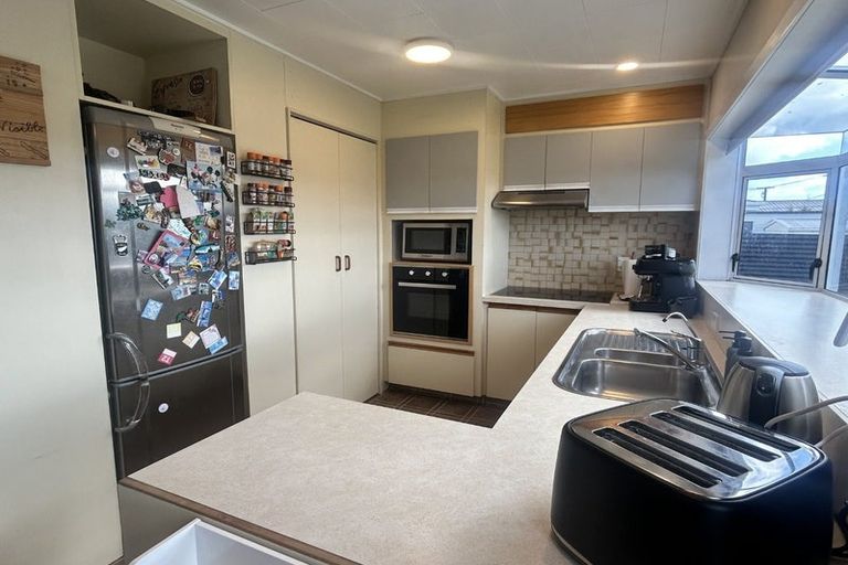 Photo of property in 18 Arawhata Road, Paraparaumu, 5032