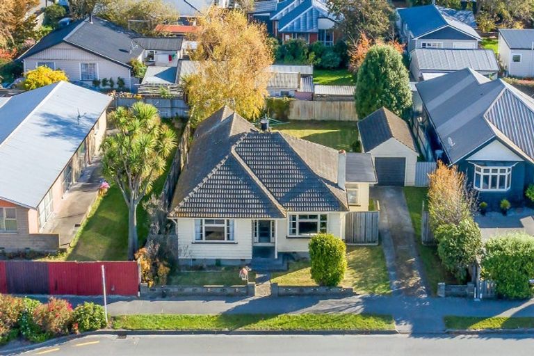 Photo of property in 193 Main North Road, Redwood, Christchurch, 8051