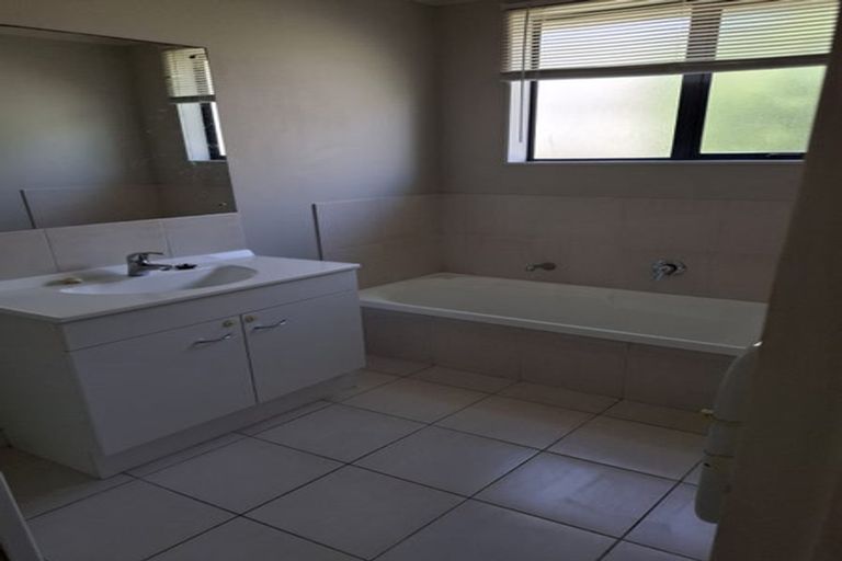 Photo of property in 41 Keri Vista Rise, Papakura, 2110