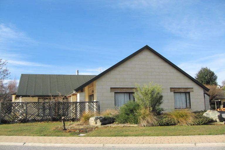 Photo of property in 1 Meadowstone Drive, Wanaka, 9305