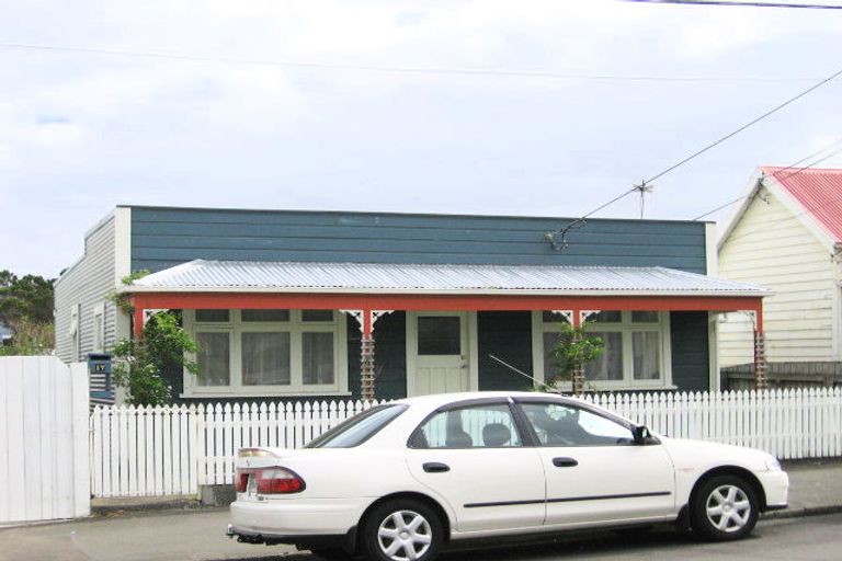 Photo of property in 17 Donald Mclean Street, Newtown, Wellington, 6021