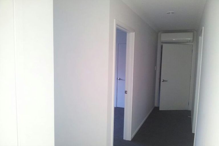 Photo of property in 8 Loeb Place, Rolleston, 7614