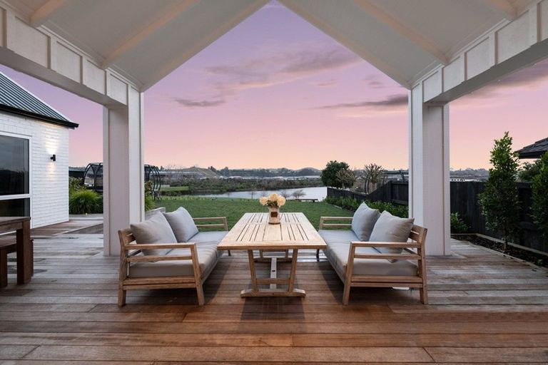 Photo of property in 170 Lakes Boulevard, Pyes Pa, Tauranga, 3112