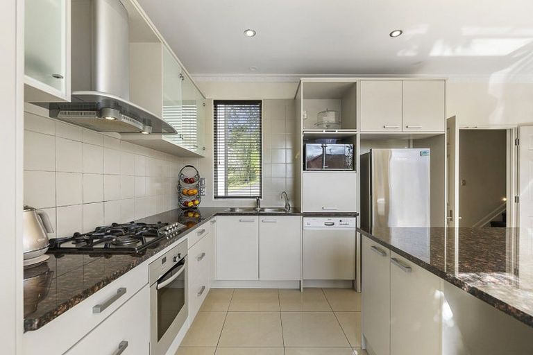 Photo of property in 5 Houhere Close, Albany, Auckland, 0632