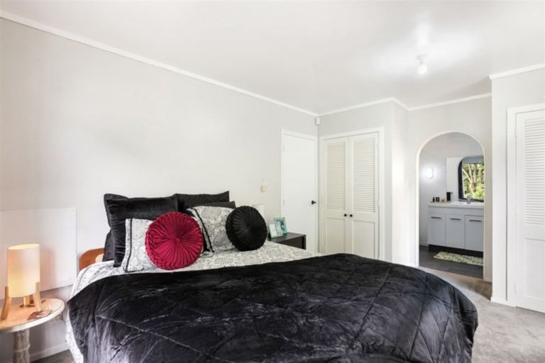 Photo of property in 8 Crompton Road, Massey, Auckland, 0614