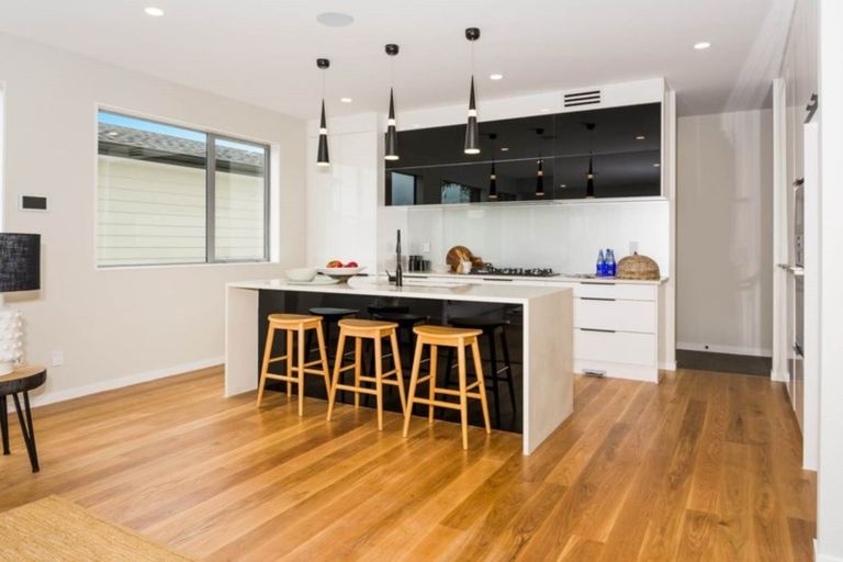 Photo of property in 19a Rangitoto Terrace, Milford, Auckland, 0620