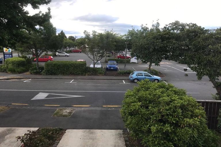 Photo of property in 19 Brookby Crescent, Avonhead, Christchurch, 8042