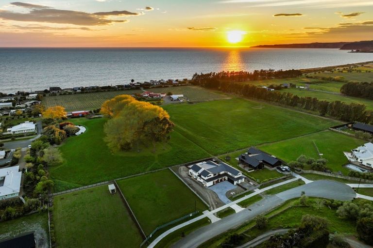 Photo of property in 19 Unahi Lane, Haumoana, 4180